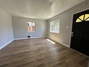 2221 Bataan Rd in Redondo Beach, CA - Building Photo - Building Photo