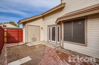 2455 E Broadway Rd in Mesa, AZ - Building Photo - Building Photo