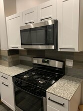1025 Westcott St in Syracuse, NY - Building Photo - Building Photo