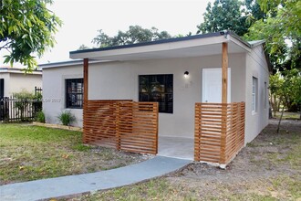 1284 NW 51st St in Miami, FL - Building Photo - Building Photo