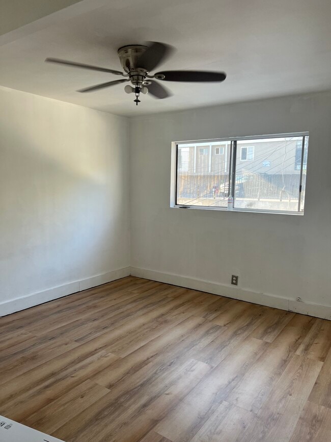 3801 1/2 Montclair St, Unit 3801 half