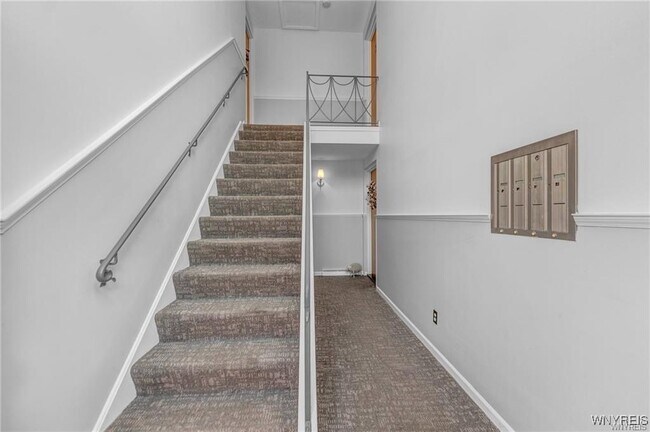 32 Bernhardt Dr in Buffalo, NY - Building Photo - Building Photo
