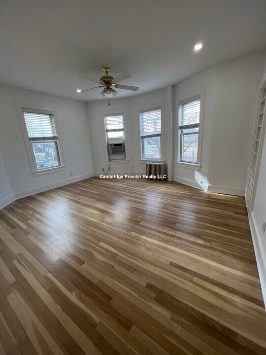 94 Berkshire St in Cambridge, MA - Building Photo