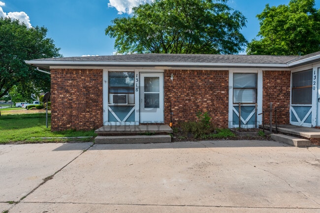 1318 Peach Ave in Haysville, KS - Building Photo - Building Photo