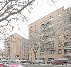 132-35 Sanford Avenue in Flushing, NY - Building Photo - Building Photo