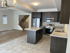 84 Acacia Rd in Pelham, ON - Building Photo - Building Photo