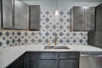 1908 Sheffield Rd in The Village, OK - Building Photo - Building Photo