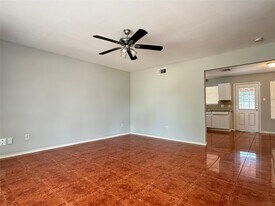 2403 Chalet Rd in Houston, TX - Building Photo