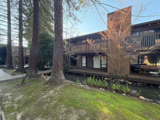 2404 Larkspur Ln in Sacramento, CA - Building Photo - Building Photo