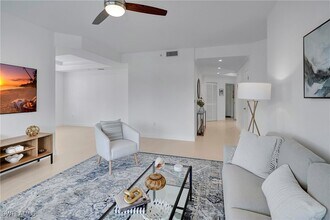 2165 Arielle Dr in Naples, FL - Building Photo - Building Photo
