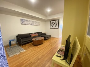 114 Buttonwood St, Unit 2 in Boston, MA - Building Photo - Building Photo