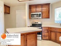 6001 Asti Dr in Bakersfield, CA - Building Photo - Building Photo