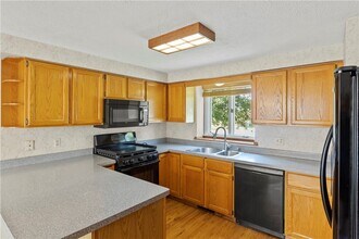 245 Deerhurst Ln in Webster, NY - Building Photo - Building Photo