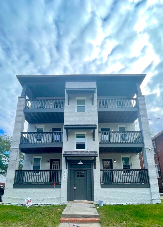 527 W 37th St Apartments and Nearby Norfolk Apartments For Rent