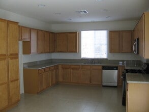 40354 Cape Charles Dr in Temecula, CA - Building Photo - Building Photo