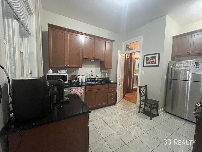 property at 2626 N Wilton Ave