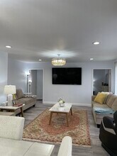 2355 Via Mariposa W, Unit 3G in Laguna Woods, CA - Foto de edificio - Building Photo