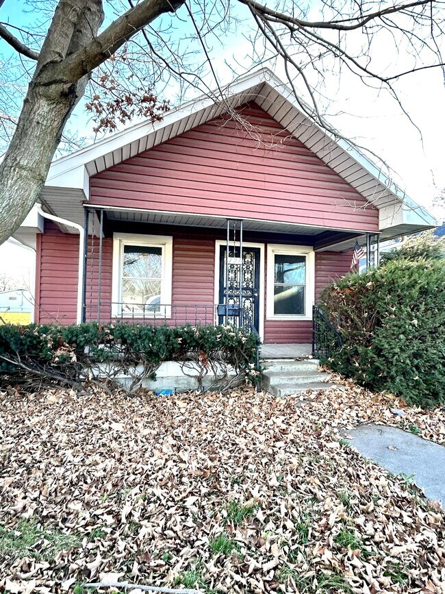 property at 727 E North St