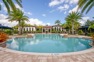 The Point at Royal Palm Beach in Royal Palm Beach, FL - Foto de edificio - Building Photo