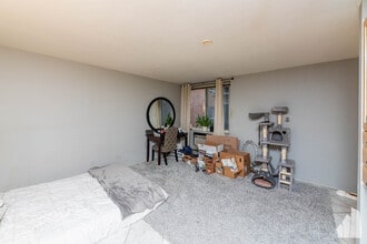 3825 N Pine Grove Ave in Chicago, IL - Building Photo - Building Photo