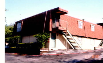 Santa Fe Trails Apartments in Dallas, TX - Foto de edificio - Building Photo