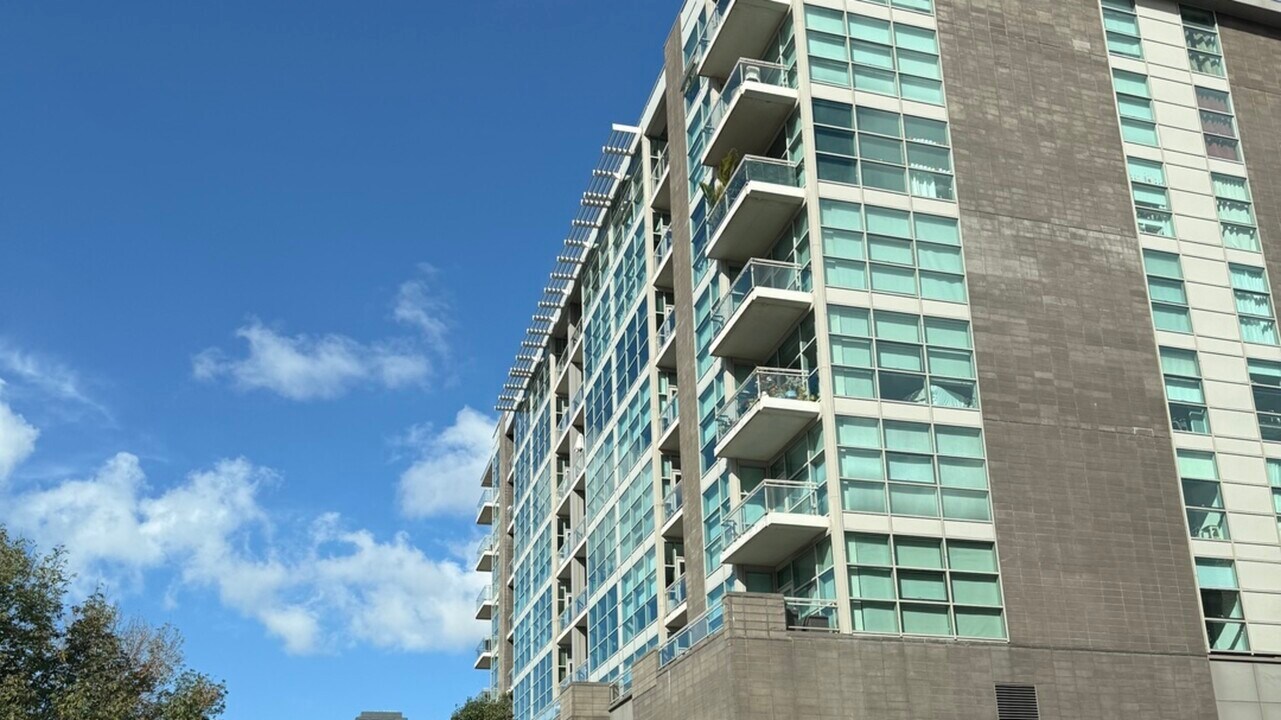 225 S Sangamon St in Chicago, IL - Building Photo