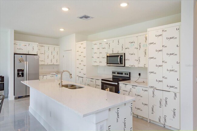 6360 Chorus Dr in Mascotte, FL - Building Photo - Building Photo
