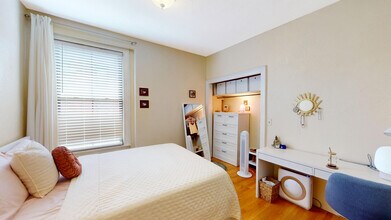 86 Hammond St, Unit 2 in Boston, MA - Foto de edificio - Building Photo