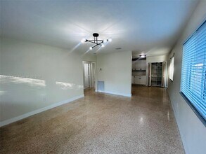 7311 SW 63rd Ct in South Miami, FL - Building Photo - Building Photo