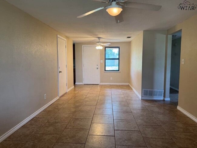 513 N Bois D Arc St in Holliday, TX - Building Photo - Building Photo