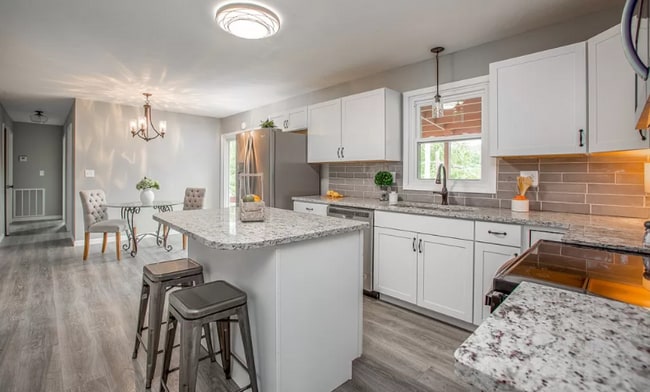 19359 Woodland Hills Rd in Abingdon, VA - Building Photo - Building Photo