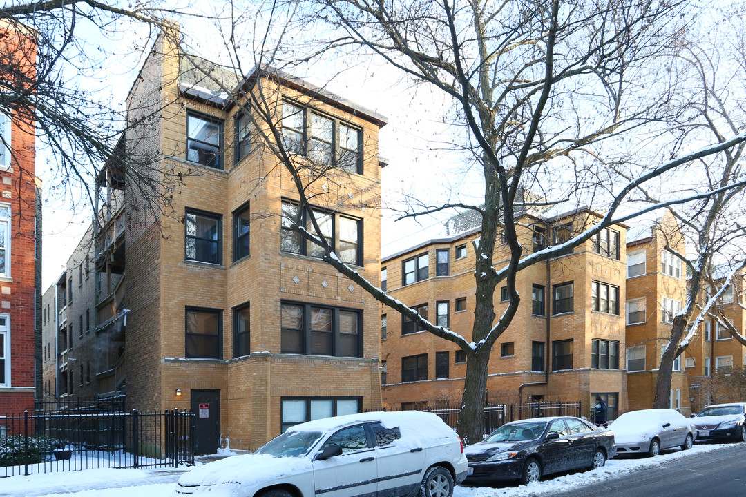 7633-7639 N Greenview Ave in Chicago, IL - Building Photo