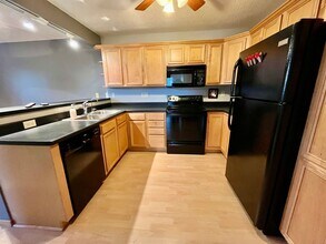 2263 Holiday Rd in Coralville, IA - Building Photo - Building Photo