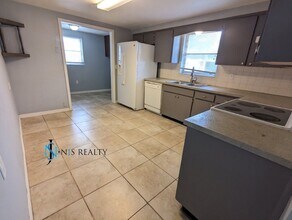 7741 Ironbark Dr in Port Richey, FL - Building Photo - Building Photo
