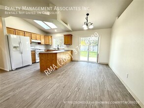 8071 Waterside Ave in Nampa, ID - Building Photo - Building Photo