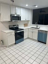 128 California Ct, Unit 128 California Court in Mission Viejo, CA - Building Photo