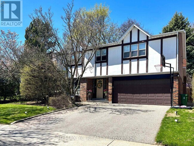 244 Banbury Rd in Toronto, ON - Building Photo - Building Photo