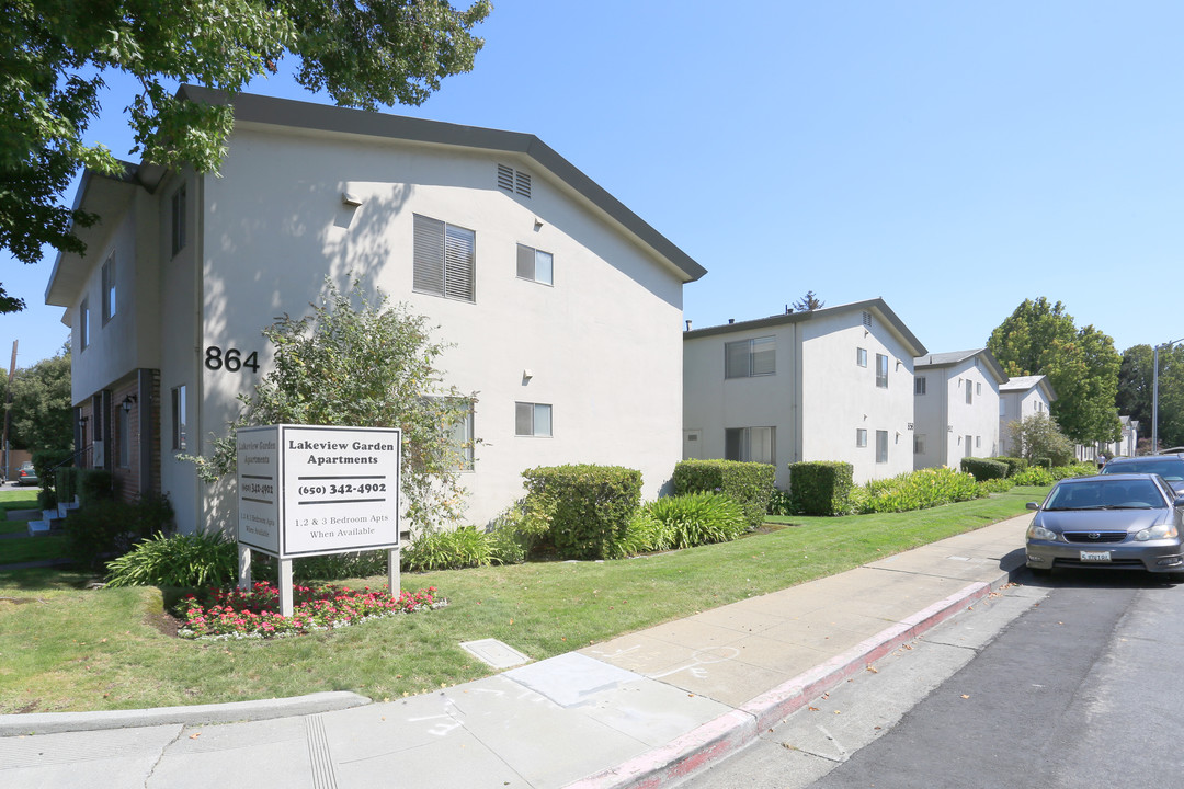 Lakeview Garden in San Mateo, CA - Building Photo