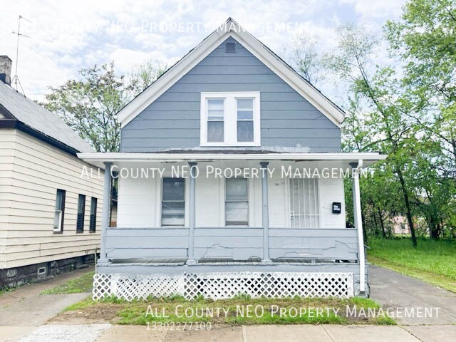 6518 Rogers Ave in Cleveland, OH - Building Photo