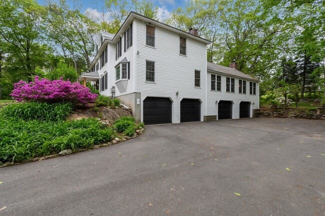 4 Rockwood Ln in Londonderry, NH - Building Photo - Building Photo