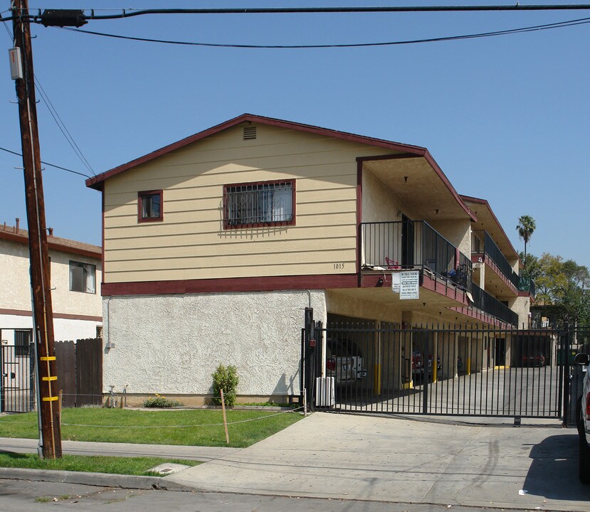 1015 W Richland St in Santa Ana, CA - Foto de edificio