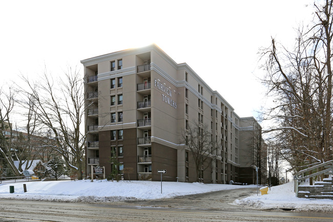 Fairview Towers in Kitchener, ON - Building Photo - Building Photo