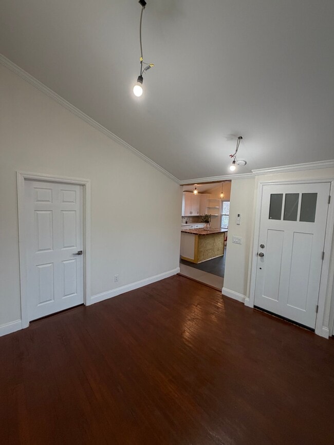 39 Jackson St, Unit 2 in Mount Vernon, NY - Foto de edificio - Building Photo