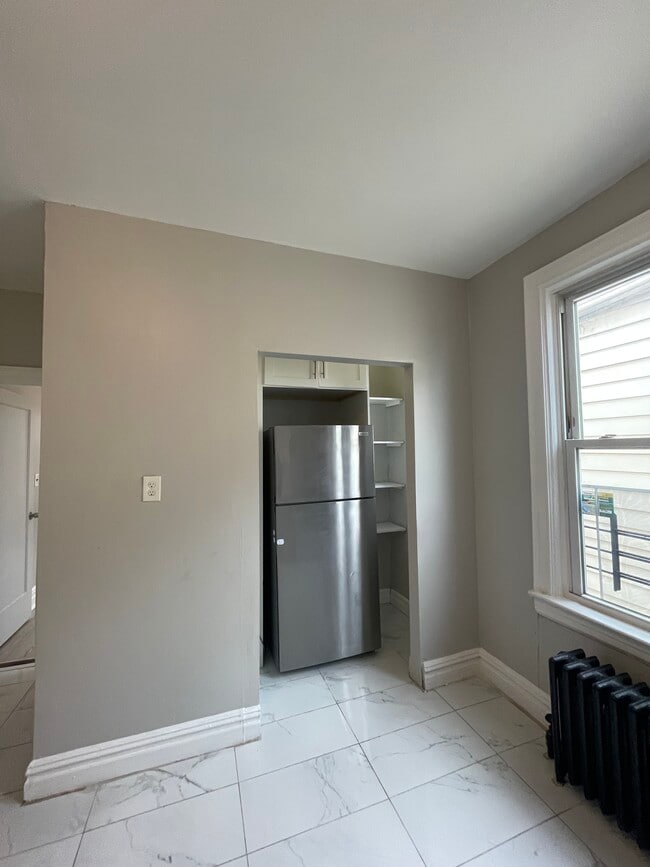 15 Long St, Unit 4 in Jersey City, NJ - Building Photo - Building Photo