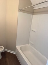 Newly Remodeled 3BR/1.5BA Townhome - Bates Hendricks in Indianapolis, IN - Foto de edificio - Building Photo