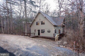 5212 Trevino Dr in McGaheysville, VA - Foto de edificio - Building Photo