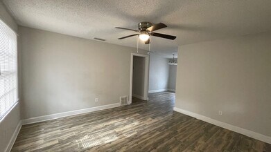 2504 Farnell Dr in Mobile, AL - Building Photo - Building Photo