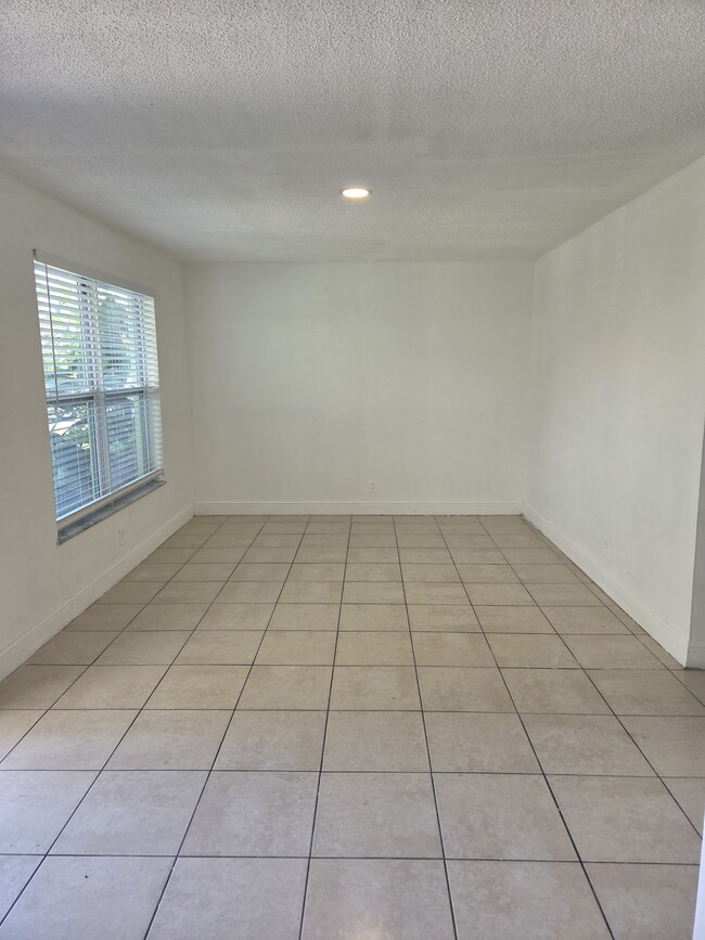 9534 SW 143rd Ct in Miami, FL - Building Photo - Building Photo