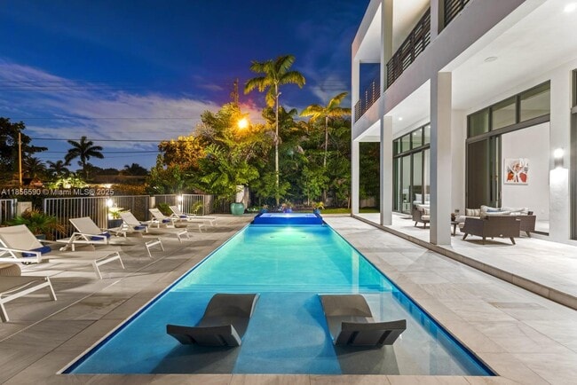 2700 NE 18th St in Fort Lauderdale, FL - Building Photo - Building Photo