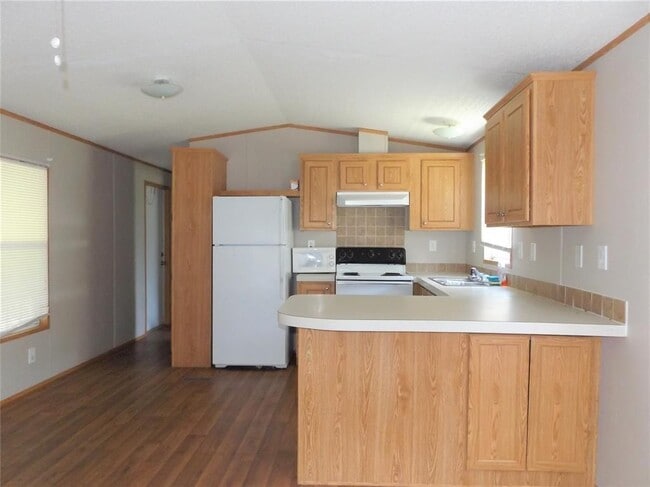 108 S 7th St in Highlands, TX - Building Photo - Building Photo